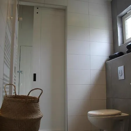 Bij De Wilg Alojamento de Acomodação e Pequeno-almoço 3*